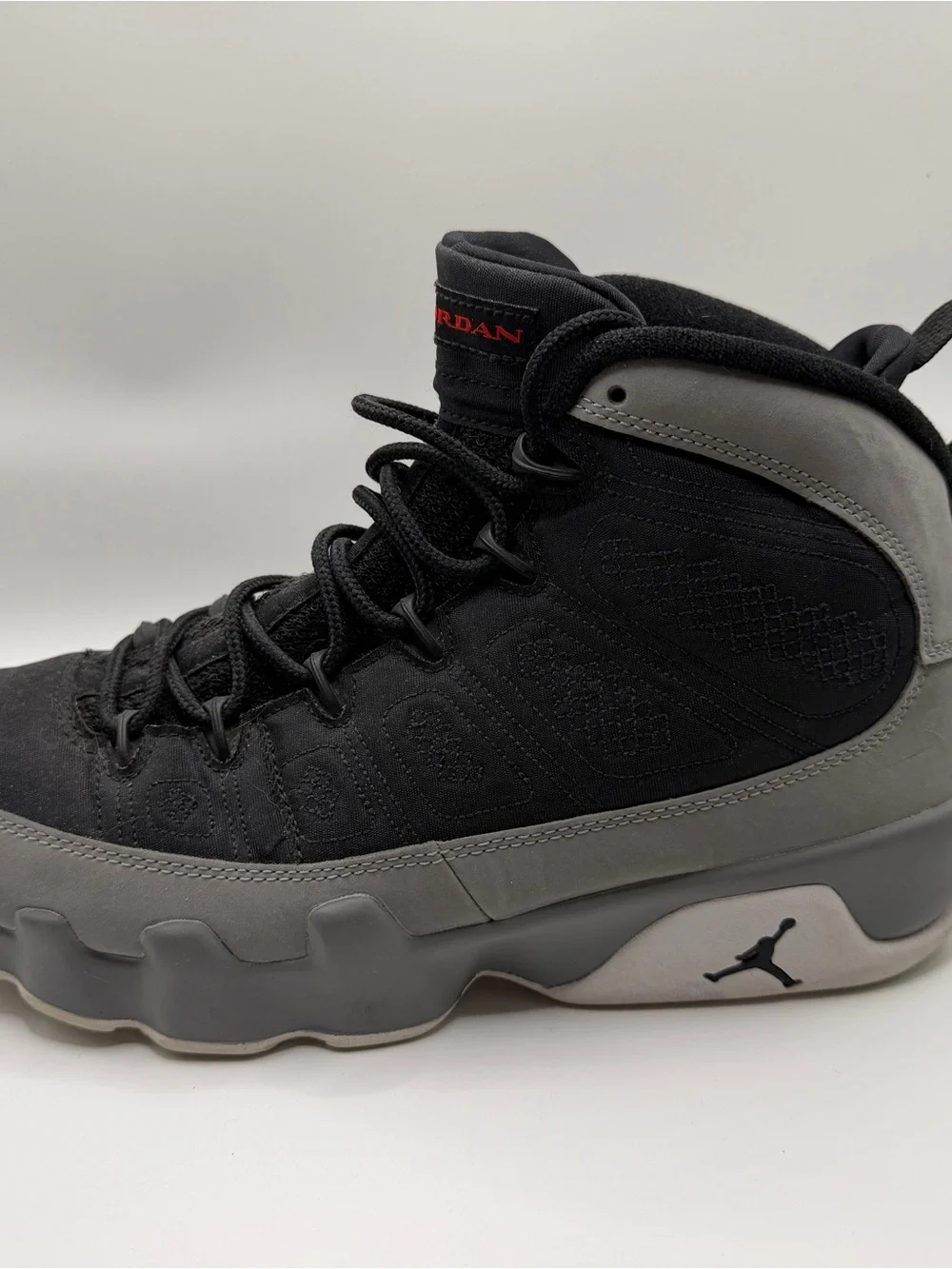 Air Jordan Men’s Mid-Top Basketball Shoes - Black/Grey